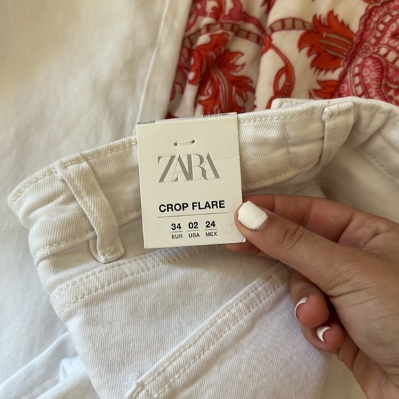 BNWT Zara TRF MID-RISE FLARE CROPPED JEANS - Picture 3 of 8
